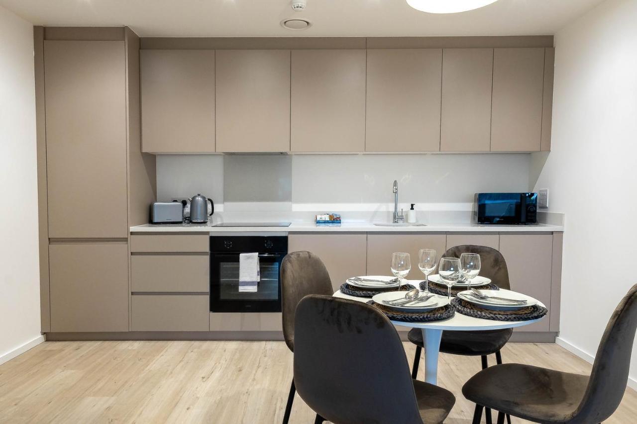 Stunning City View Apartments In Milton Keynes Central Location Free Parking Zewnętrze zdjęcie