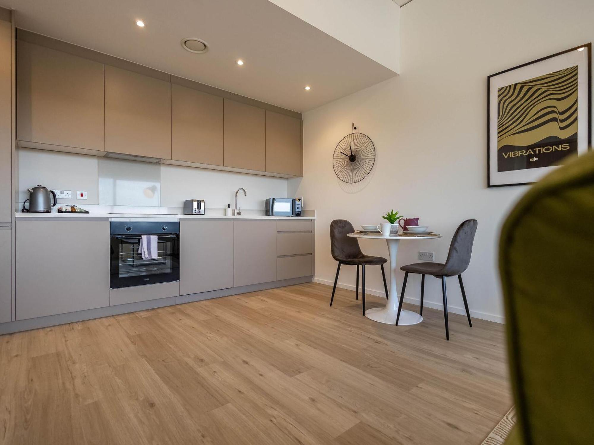 Stunning City View Apartments In Milton Keynes Central Location Free Parking Zewnętrze zdjęcie